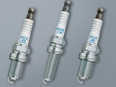 Bougies d’allumage moteur essence électrodes et isolant céramique