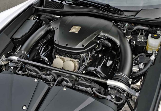 Moteur V10 atmosphérique 4,8 litres de la Lexus LFA, développé avec Yamaha