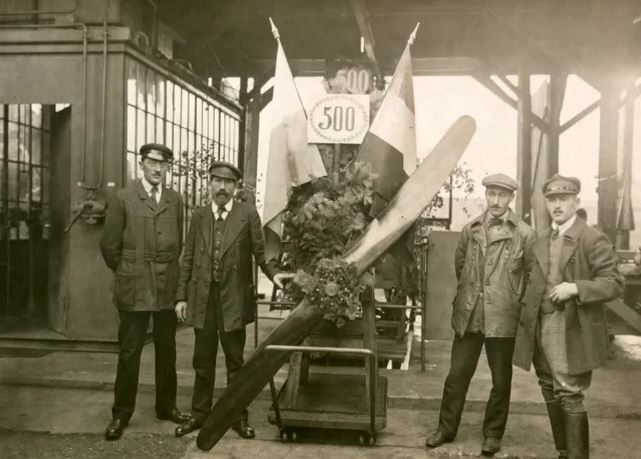 Atelier BMW en 1918 avec hélice et moteur d’avion BMW 3a