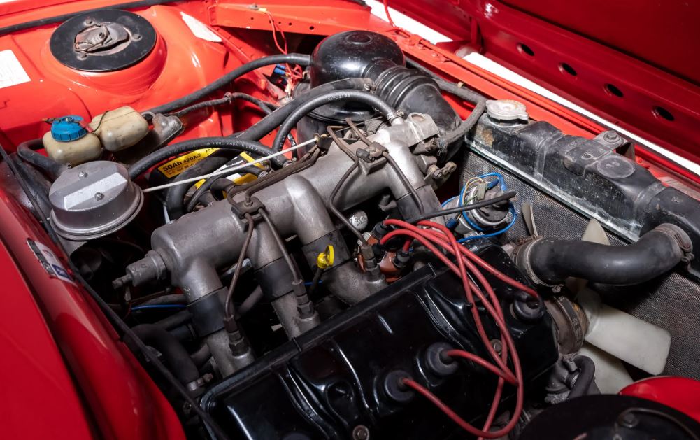 Moteur Peugeot 504 Cabriolet, quatre cylindres essence longitudinal