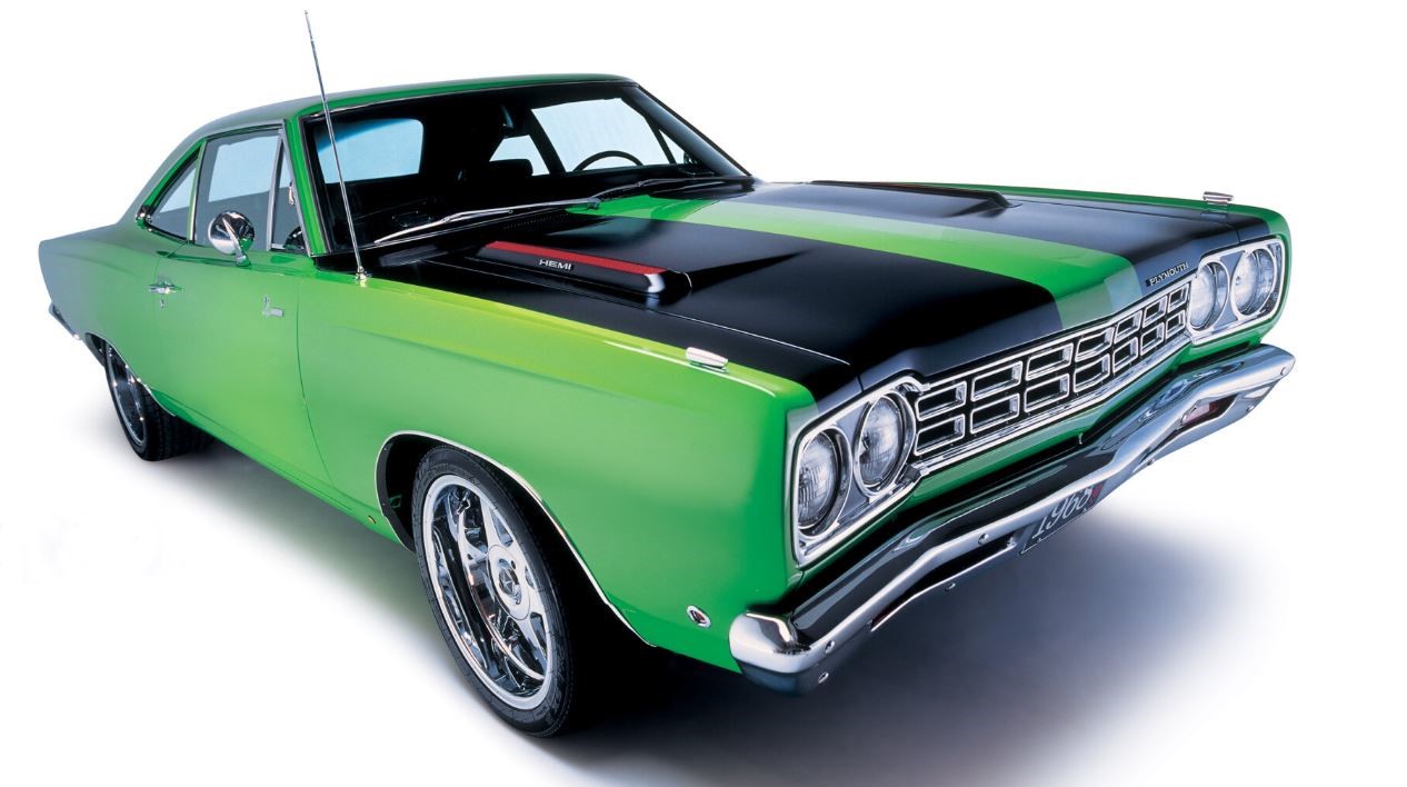 Plymouth Road Runner 426 Hemi verte vue trois quarts avant sur fond clair