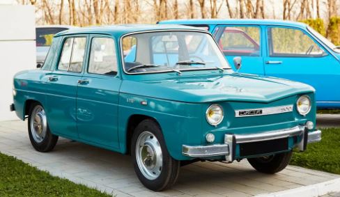 Dacia 1100 première voiture produite sous licence Renault 8 en Roumanie