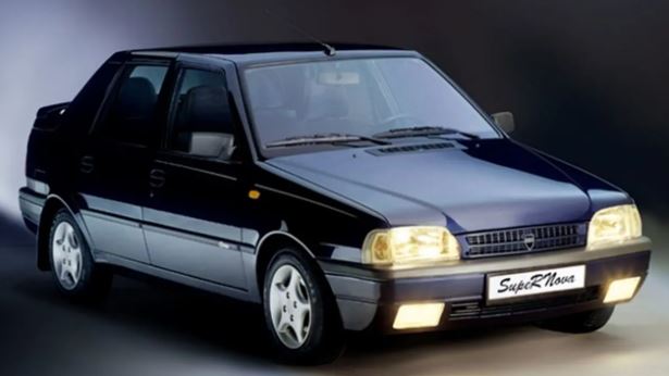 Dacia SuperNova 2000 première génération développée avec Renault