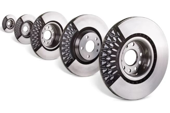 Disques de frein ventilés montrant les canaux internes qui permettent de mieux évacuer la chaleur lors du freinage.