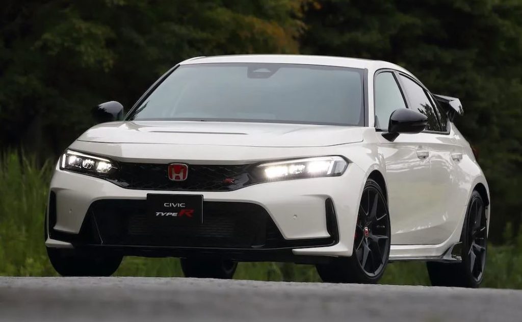 Civic Type R FK2 blanche vue trois quarts avant compacte sportive japonaise