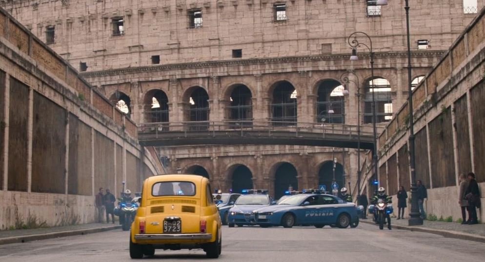 Fiat 500 jaune poursuite dans Rome Mission Impossible Dead Reckoning