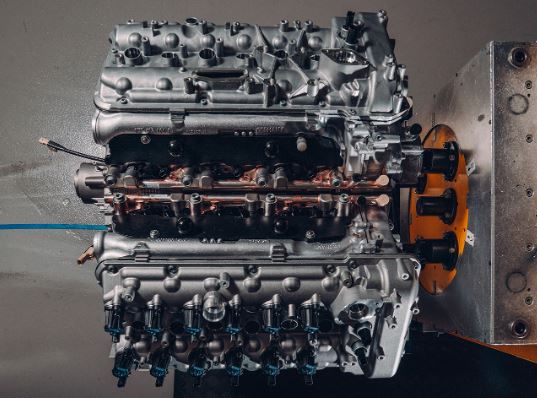 vue supérieure d’un moteur W12 montrant les deux blocs VR6 assemblés