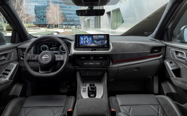 Intérieur Nissan Qashqai e-POWER avec écran central et instrumentation numérique