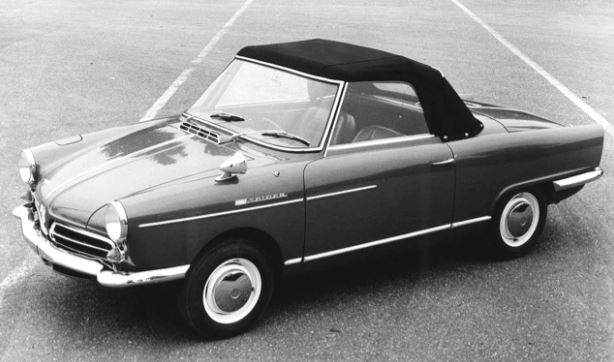 NSU Spider cabriolet des années 1960 vue avant avec lignes dessinées par Bertone