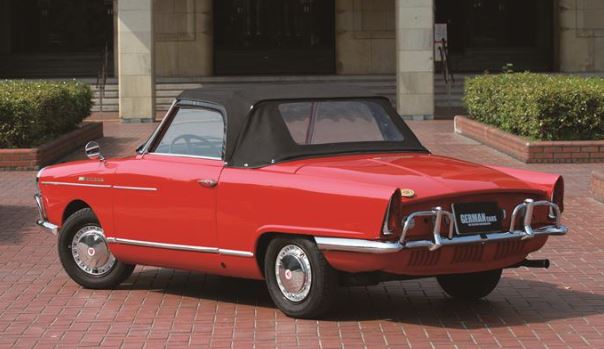 NSU Spider rouge capotée vue arrière gauche cabriolet allemand des années 1960