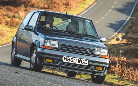 Renault 5 GT Turbo vue trois quarts avant bombinette turbo Renault des années 80