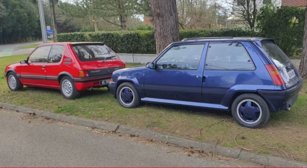 Peugeot 205 GTI 1.9 et Renault 5 GT Turbo vues de profil comparaison des deux bombinettes