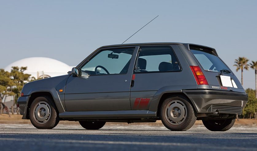 Renault 5 GT Turbo grise vue de profil avec jantes d’origine