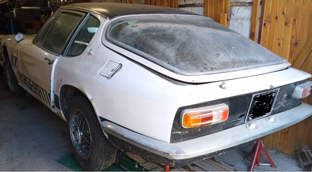 sortie de grange Maserati Mistral 1966 coupé italien voiture de collection