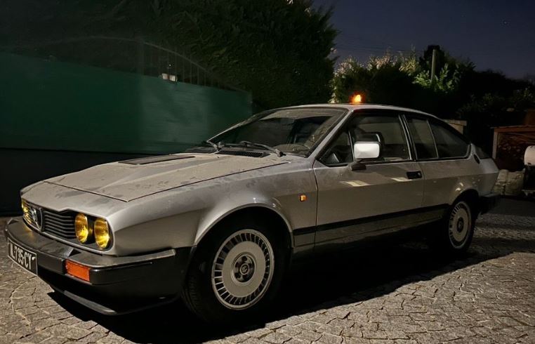 Alfa Romeo GTV6 2.5 1983 retrouvée, coupé sportif italien en état d’origine