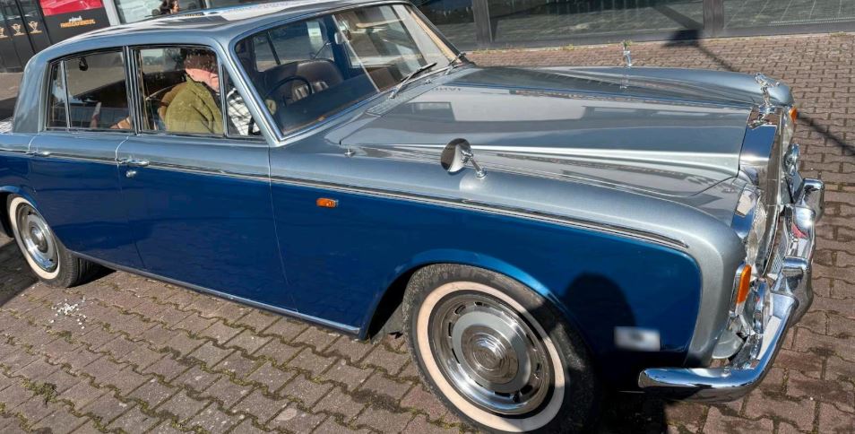 Rolls Royce Silver Shadow 1971 retrouvée, berline de luxe britannique en bon état