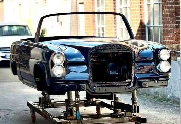 Mercedes 220 SE Cabriolet 1964 en restauration après une sortie de grange
