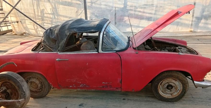 Simca Océane Cabriolet 1960 retrouvé lors d’une sortie de grange