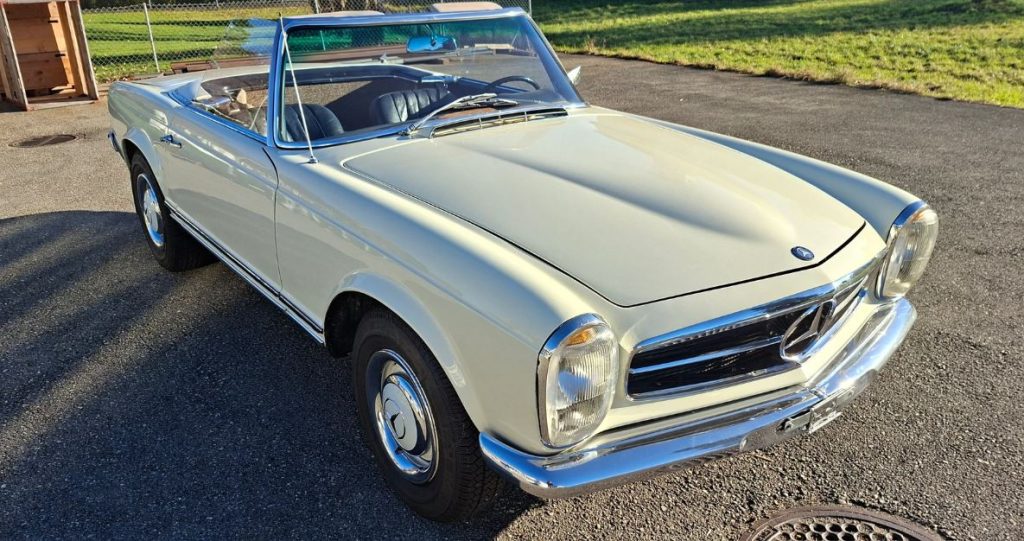 Mercedes 230 SL Pagode 1964 retrouvée lors d’une sortie de grange