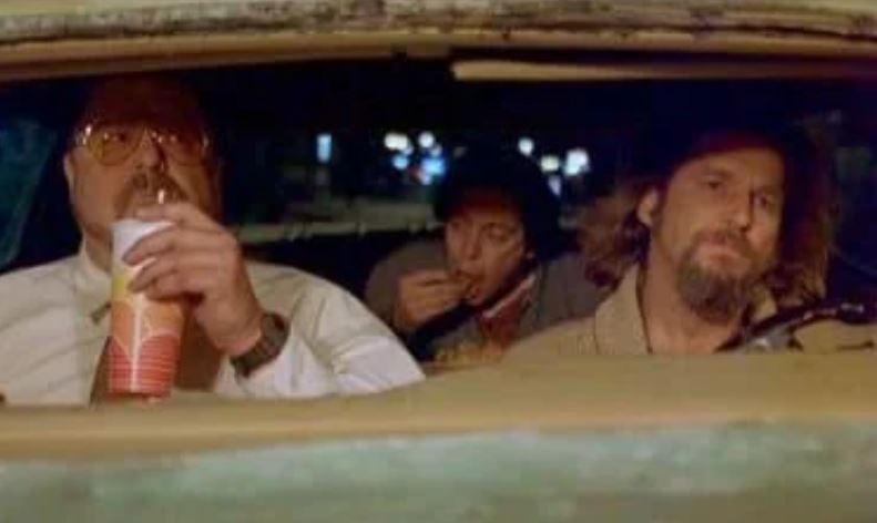 Jeff Bridges et ses amis dans la Ford Gran Torino du film The Big Lebowski