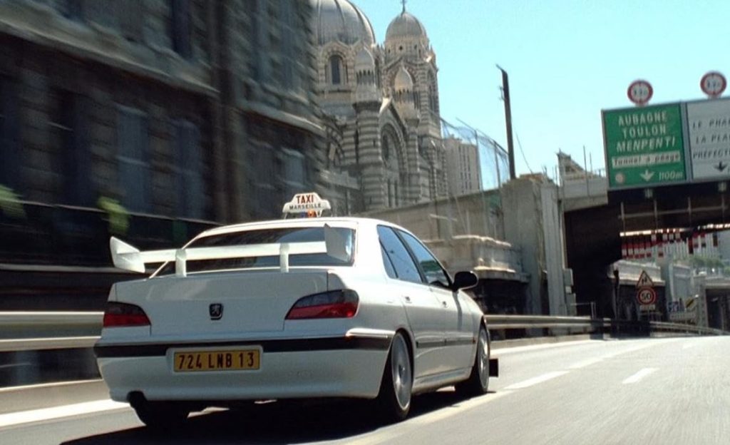 Peugeot 406 modifiée en pleine course dans le film Taxi à Marseille