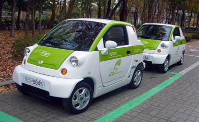 voitures électriques en libre-service stationnement urbain mobilité électrique