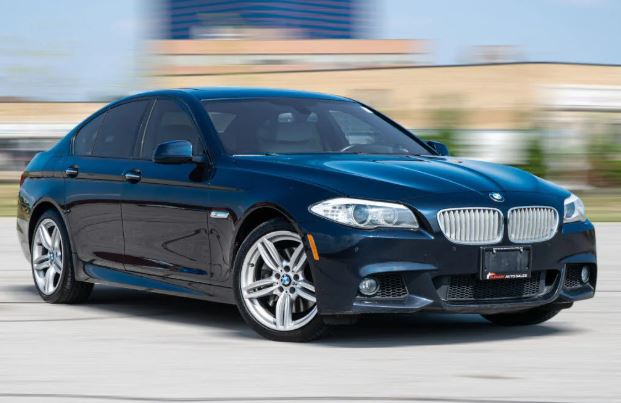 BMW 550i xDrive 2013 berline V8 coûteuse à entretenir en occasion