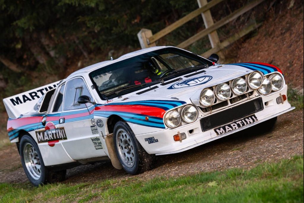 Lancia 037 Groupe B Martini Racing en spéciale sur route sinueuse