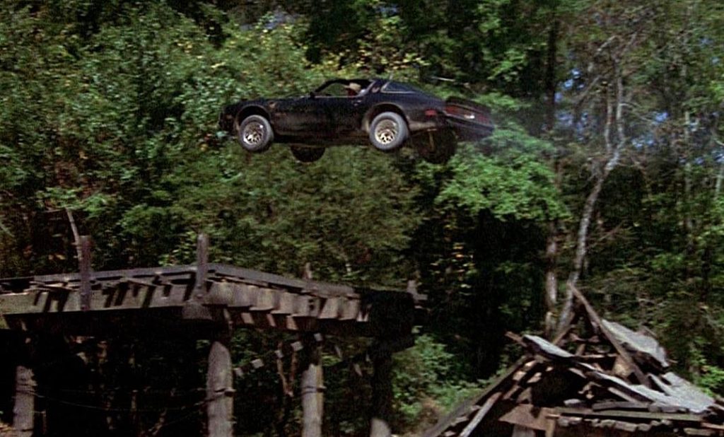 Pontiac Trans Am saut spectaculaire scène culte Cours moi après shérif