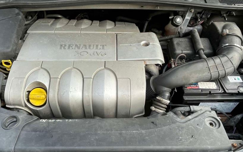 moteur Renault Vel Satis V6 compartiment moteur berline haut de gamme