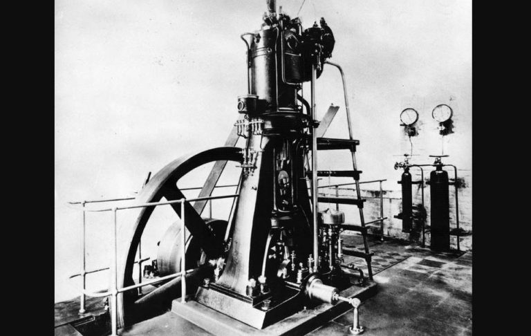 premier moteur diesel conçu par Rudolf Diesel vers 1900 invention moteur diesel