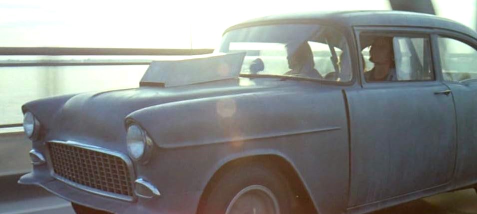 Chevrolet 150 modifiée en roulage dans Macadam à deux voies