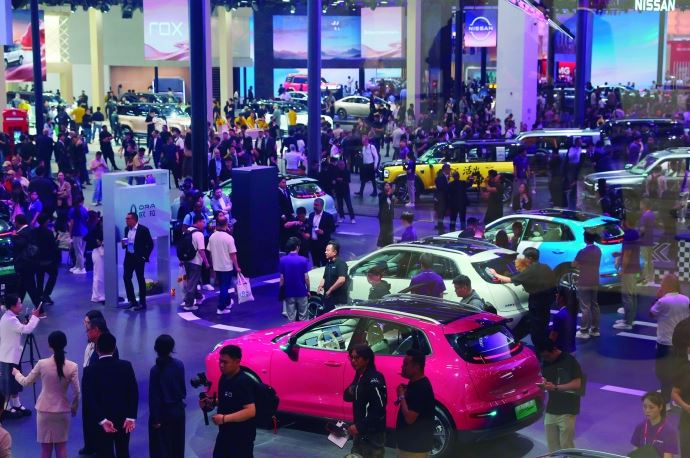 Salon de Pékin 2026 où Renault présente son nouveau moteur V6