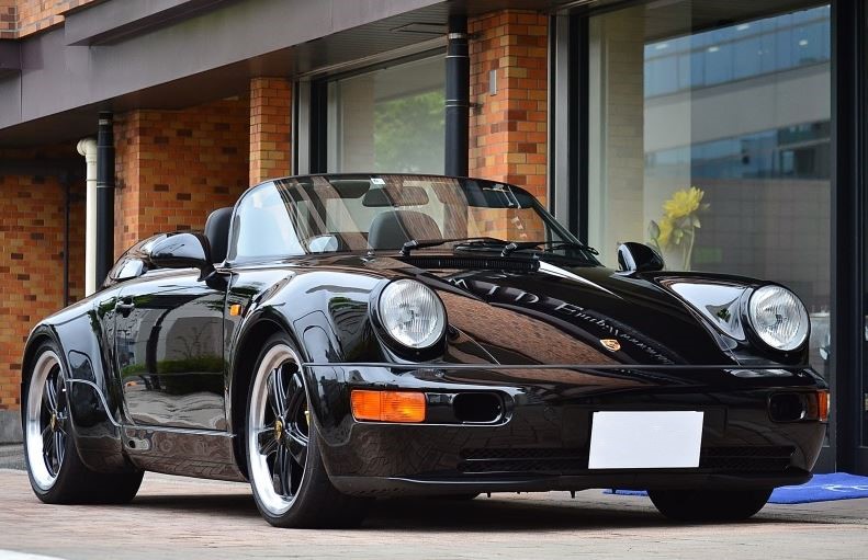 Porsche 911 964 Speedster noire vue avant trois quarts