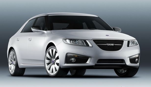 Saab 9-5 blanche dernière génération vue trois quarts avant
