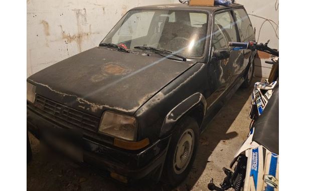 Renault 5 GT Turbo 1985 sortie de grange voiture sportive populaire