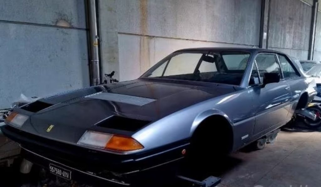 Ferrari 400i 1984 abandonnée en garage sortie de grange rare moteur précoce
