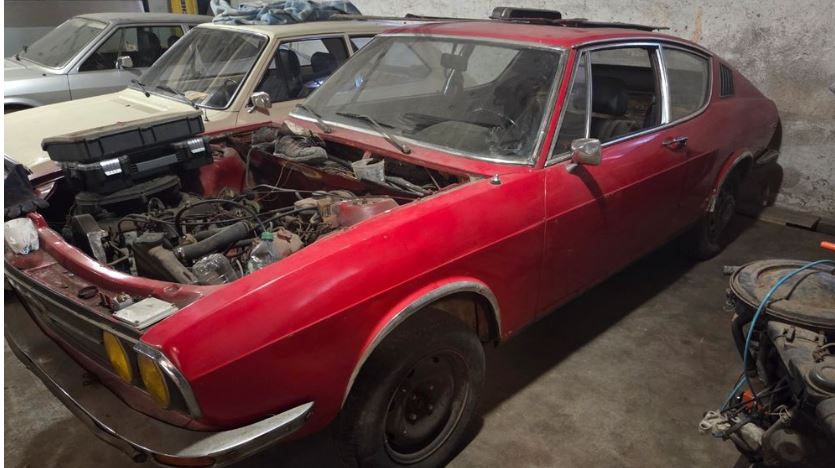 Audi 100 Coupé S 1975 sortie de grange coupé allemand stocké garage