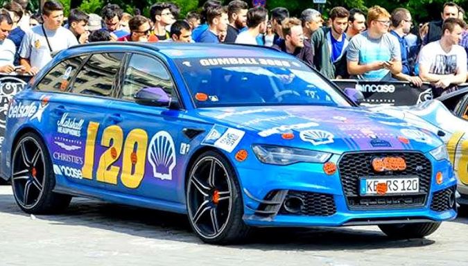 Audi RS6 préparée ABT Gumball 3000 avec livrée bleue numéro 120
