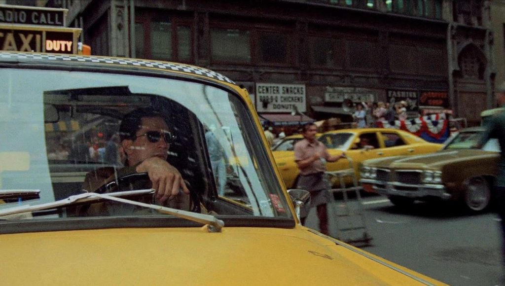 taxi jaune circulant New York années 70 ambiance Taxi Driver