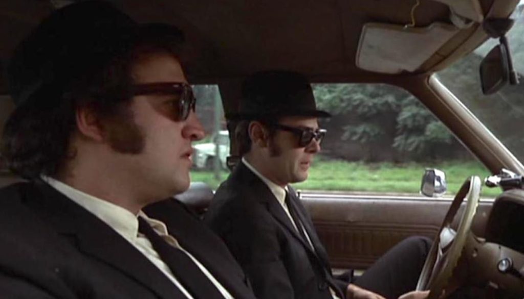 Jake et Elwood Blues au volant de la Dodge Monaco dans le film