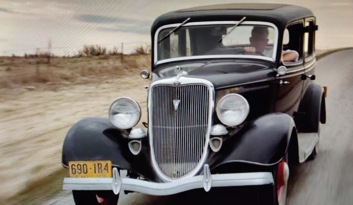 Kevin Costner au volant d’une Ford 1934 dans The Highwaymen