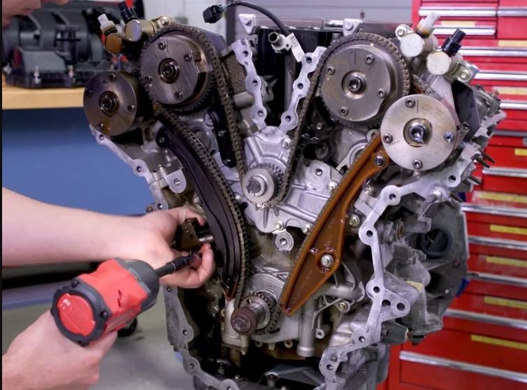 Remplacement des guides d’une chaîne de distribution sur moteur V6