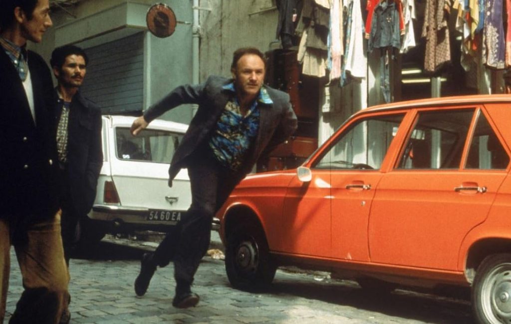 Scène The French Connection en France avec Peugeot 104 orange