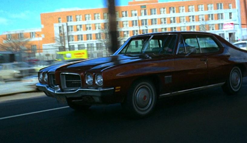 Pontiac LeMans 1971 en mouvement dans The French Connection poursuite