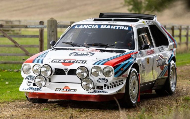 Lancia Delta S4 en spéciale rallye Groupe B voiture de légende