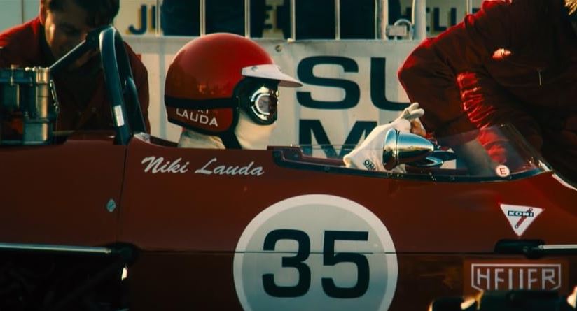 Niki Lauda au volant de sa Ferrari dans le film Rush