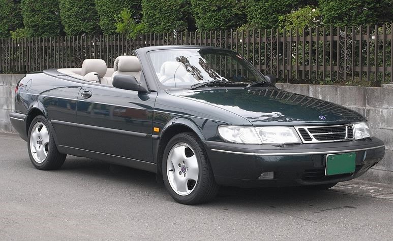 Saab 900 cabriolet voiture de collection version décapotable
