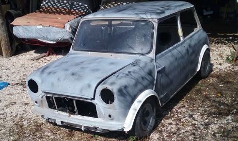 Mini Cooper S 1972 matching numbers en apprêt avant restauration complète