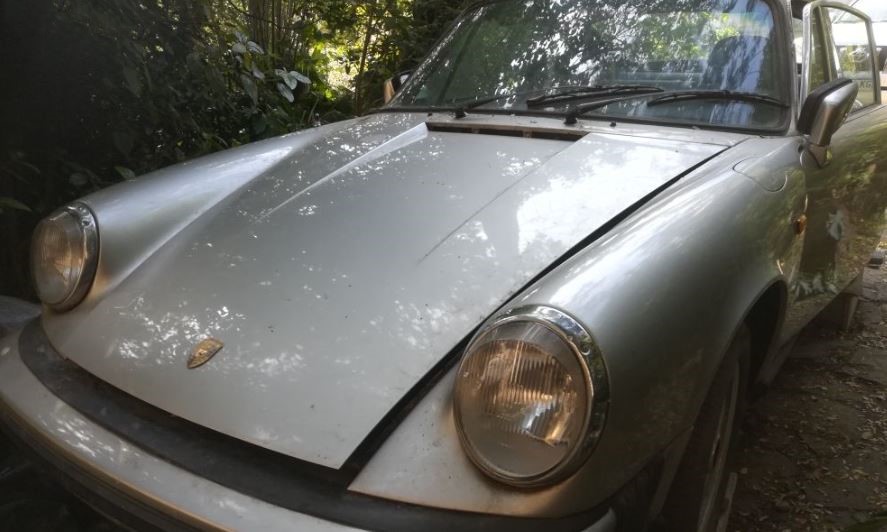 Porsche 911 2.7 de 1977 retrouvée dans une sortie de grange